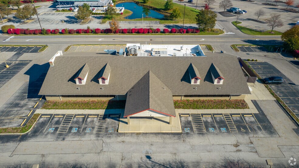 More Photos Of 3710 W Dublin Granville Rd, Columbus Restaurant For Lease