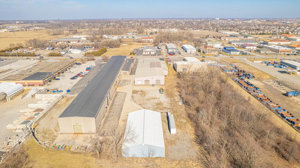 More Photos Of 1019 E Summit St, Crown Point Warehouse For Sale