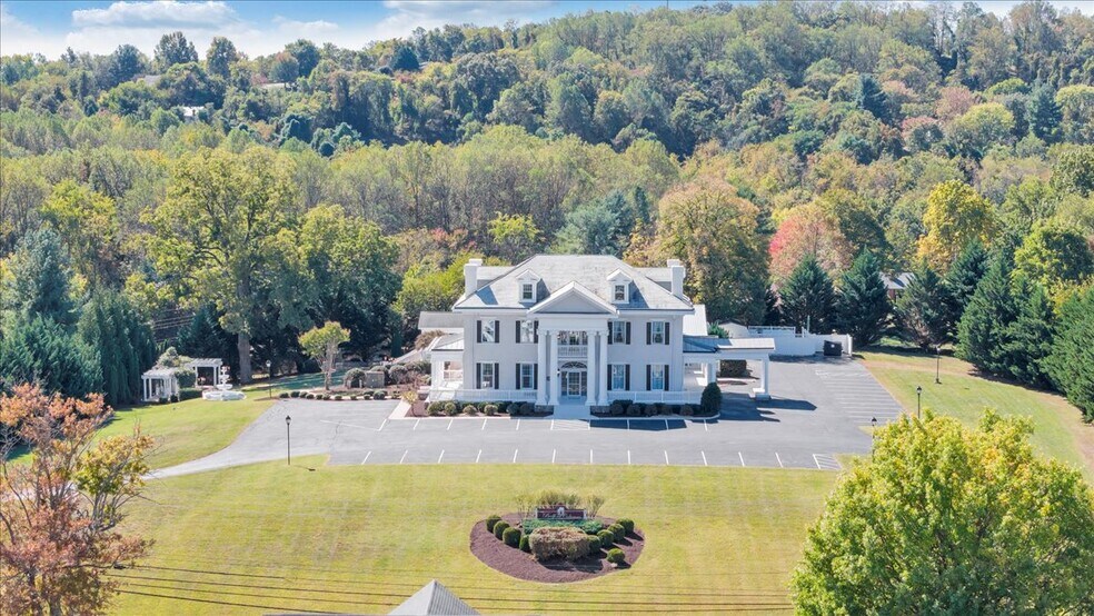 More Photos Of 812 E Main St, Bedford Lodge Meeting Hall For Sale