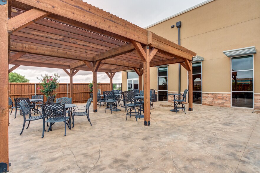 More Photos Of 5241 98th St, Lubbock Office Residential For Sale