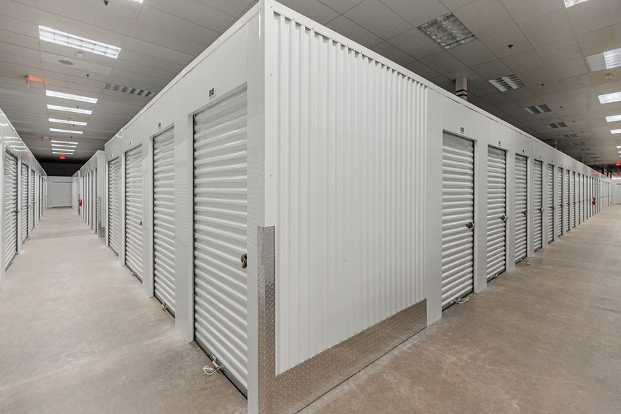 More Photos Of 2602 Shopko Dr, Madison Self Storage For Sale