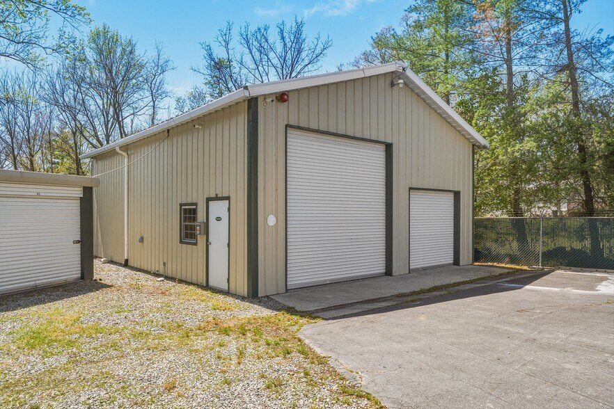 More Photos Of 130 Oakland Hill Dr, Etowah Warehouse For Sale