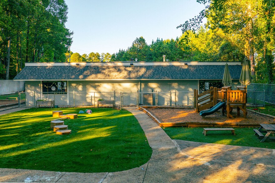 More Photos Of 2358 Shallowford Rd, Marietta Daycare Center For Sale