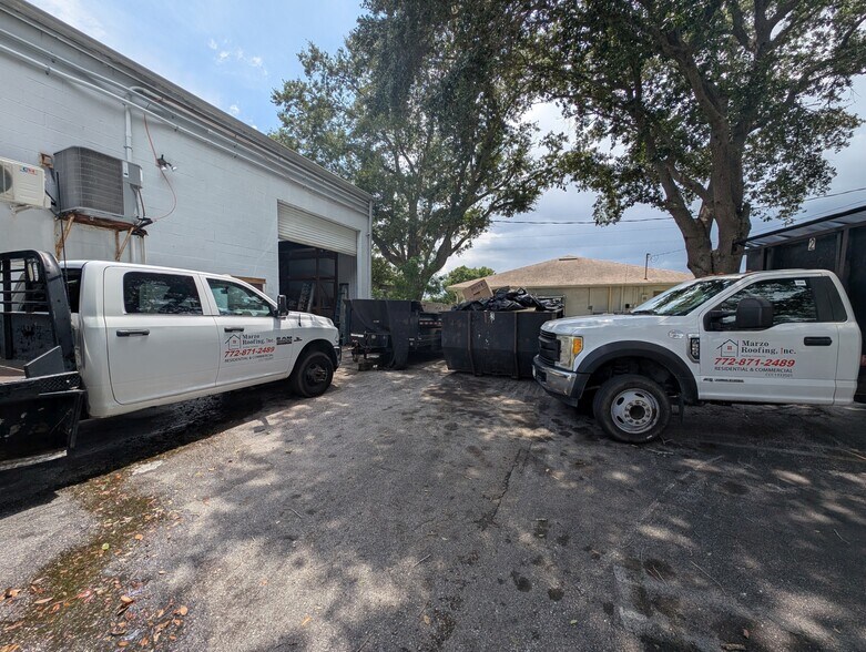 More Photos Of 861 SW Lakehurst Dr, Port Saint Lucie Distribution For Sale