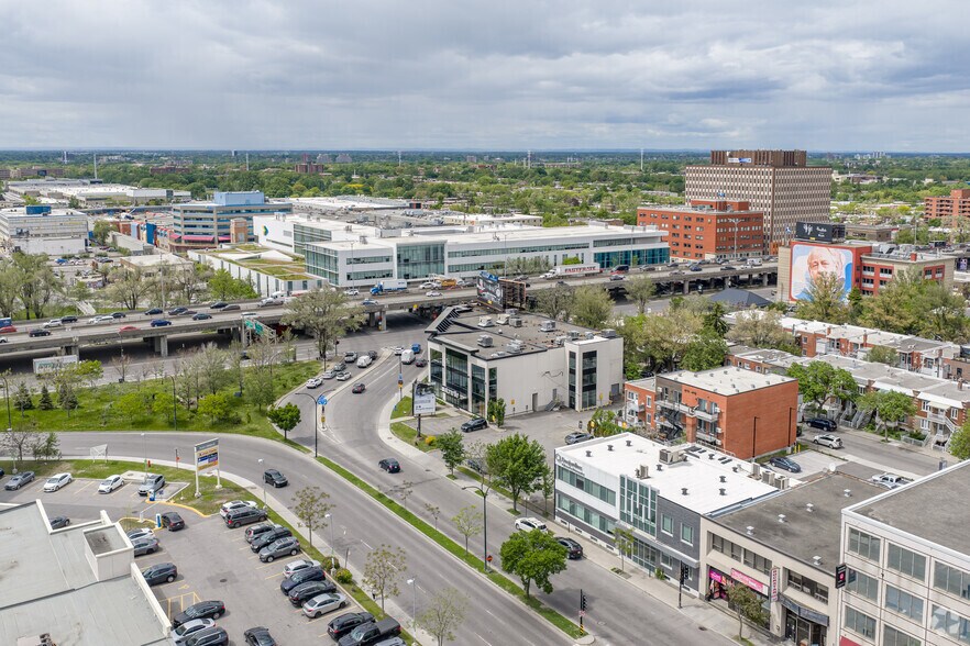 More Photos Of 20 Boul Crémazie E, Montréal Office For Lease