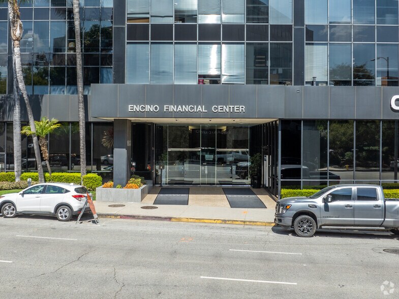 More Photos Of 16133 Ventura Blvd, Encino Office For Lease