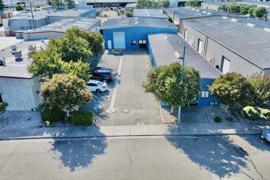 Primary Photo Of 255 S Guild Ave, Lodi Warehouse For Lease