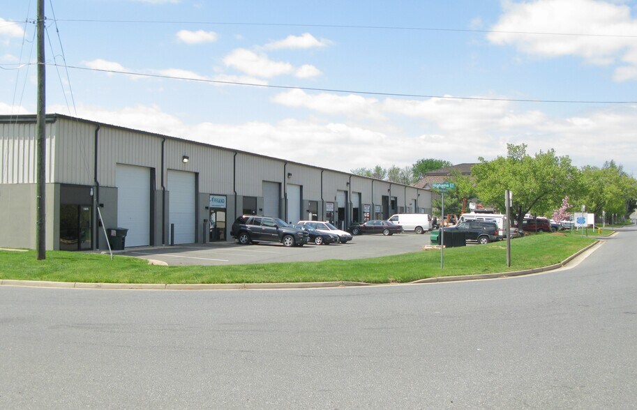 Primary Photo Of 13848-13876 Dawson Beach Rd, Woodbridge Warehouse For Lease