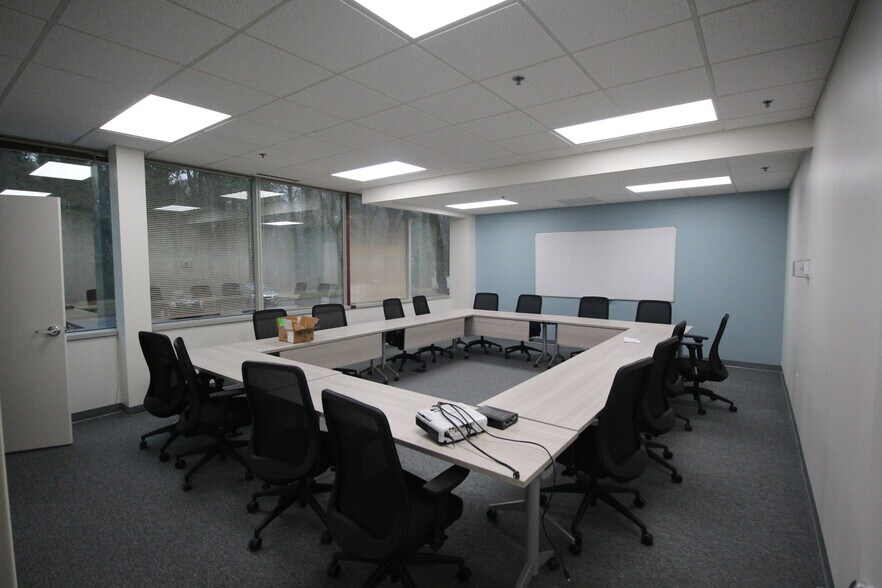 More Photos Of 1090 Northchase Pky SE, Marietta Loft Creative Space For Sale