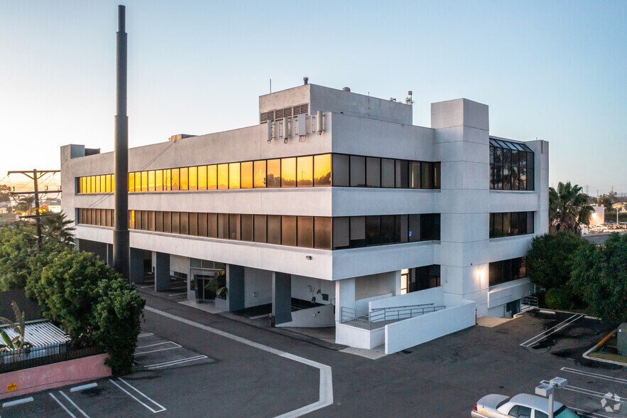 More Photos Of 5155 W Rosecrans Ave, Hawthorne Loft Creative Space For Sale