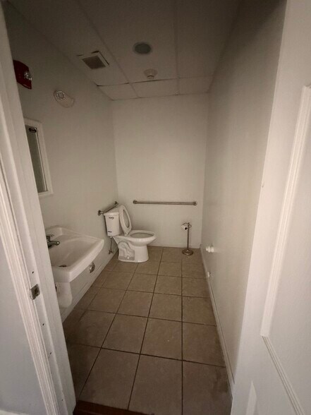 More Photos Of 11150 Okeechobee Blvd, Royal Palm Beach Unknown For Lease