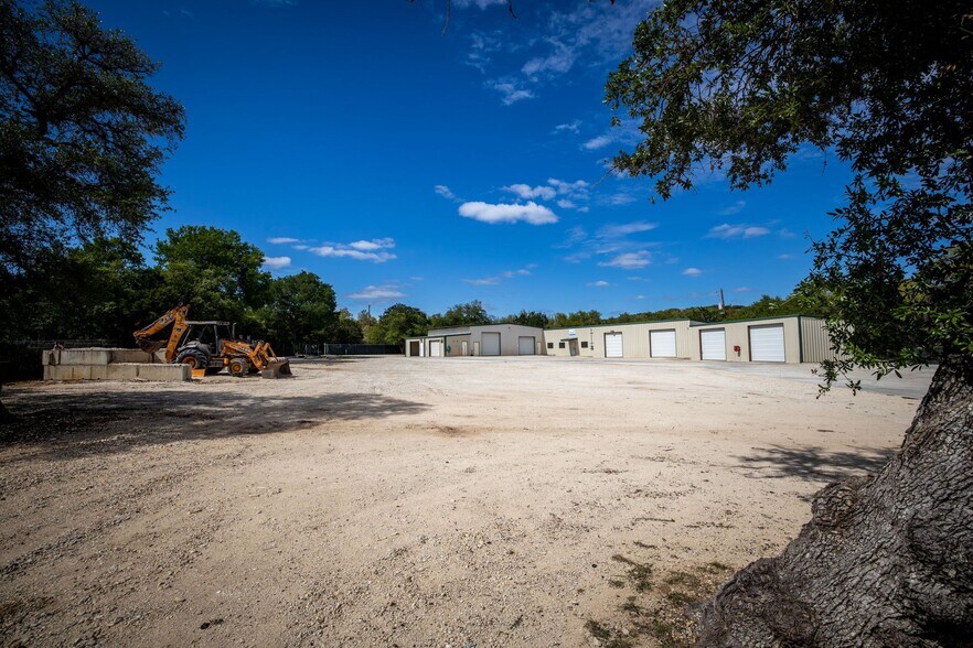 More Photos Of 180 Spring Mountain Dr, Canyon Lake Distribution For Sale