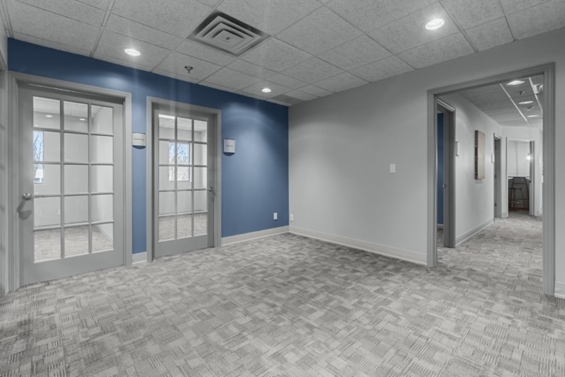 More Photos Of 555 S Perryville Rd, Rockford Office For Lease