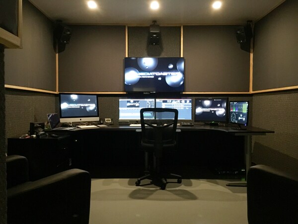 More Photos Of 425 N Moss St, Burbank Showroom For Lease