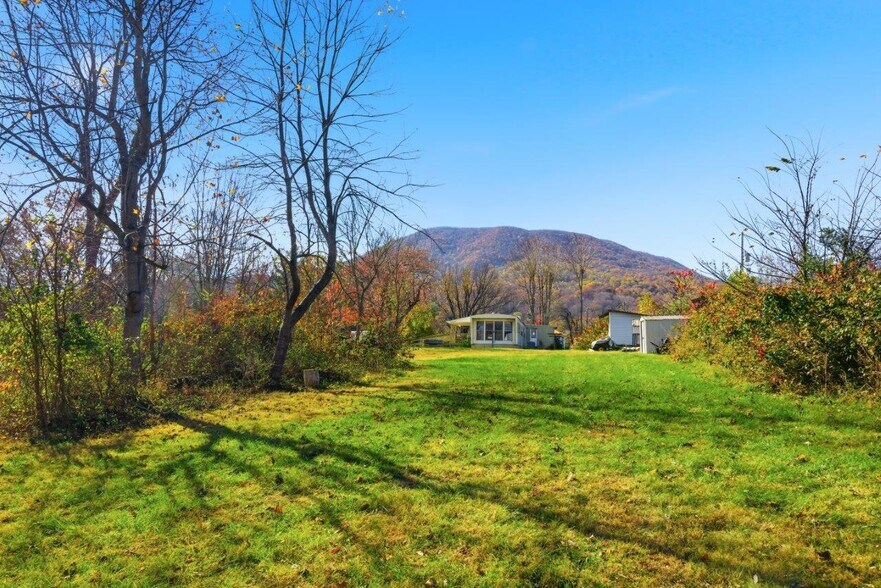 More Photos Of 204 Douglas Ln, Pearisburg Hospitality For Sale