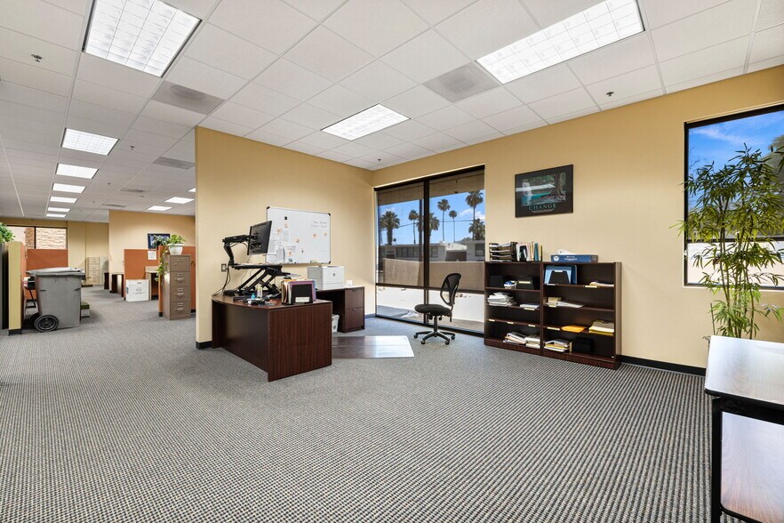 More Photos Of 550 S Paseo Dorotea, Palm Springs Medical For Sale