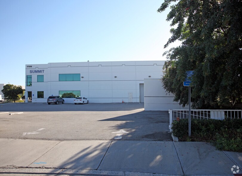 More Photos Of 17232 Railroad St, City of Industry Warehouse For Lease