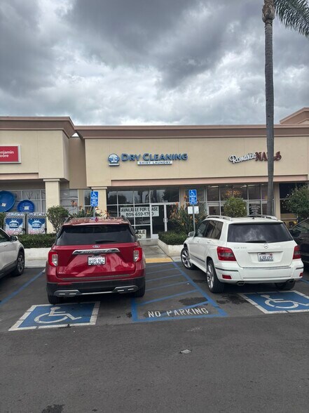 More Photos Of 7880 Telegraph Rd, Ventura Freestanding For Lease