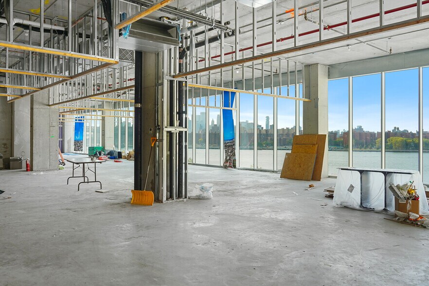 More Photos Of 200 Kent Ave, Brooklyn Office For Lease
