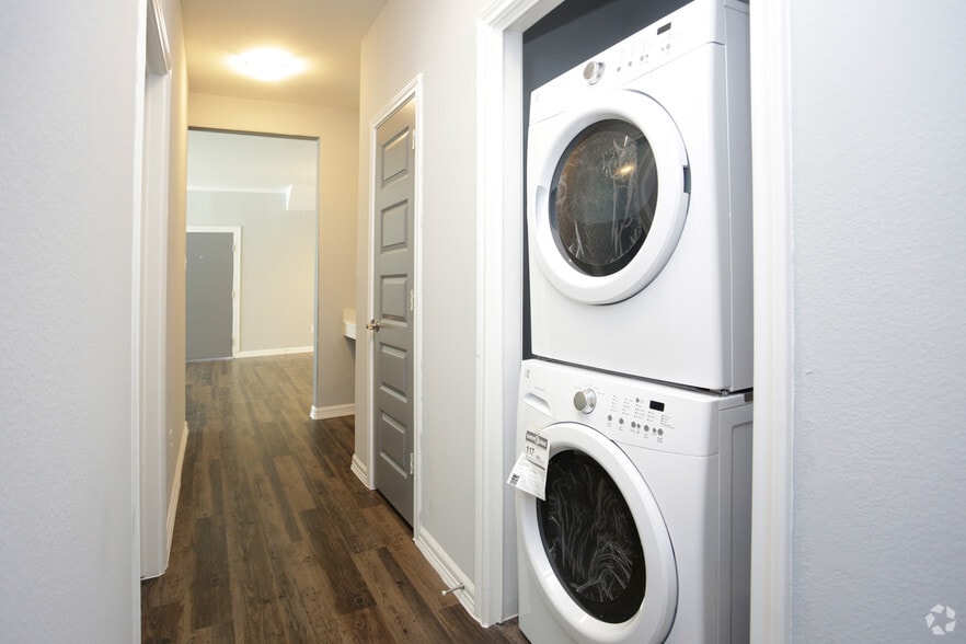 More Photos Of 2604 Avenue K, Bay City Apartments For Sale