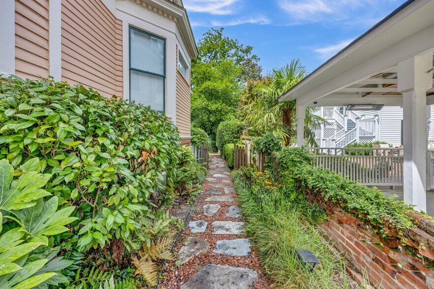 More Photos Of 412 S 3rd St, Wilmington Hospitality For Sale