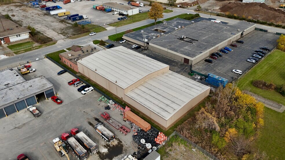 More Photos Of 10001 Mercier St, Dearborn Warehouse For Lease
