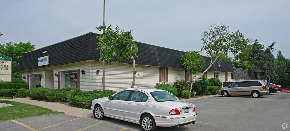 More Photos Of 13000 W Bluemound Rd, Elm Grove Medical For Lease