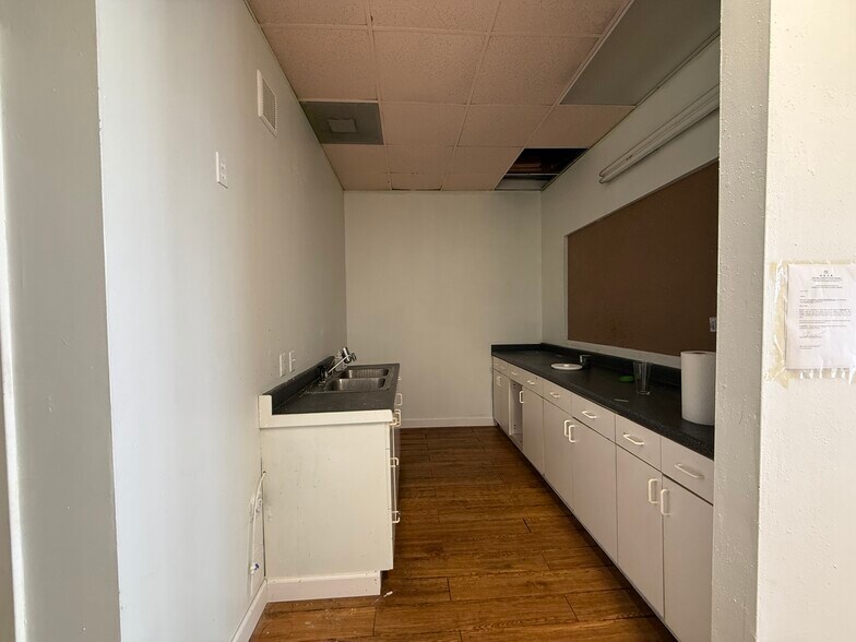 More Photos Of 11526 Bellaire Blvd, Houston Unknown For Lease