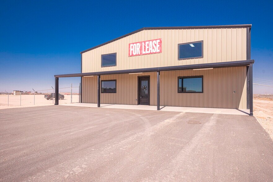 More Photos Of 14010 W Silver Fox Trl, Odessa Warehouse For Lease