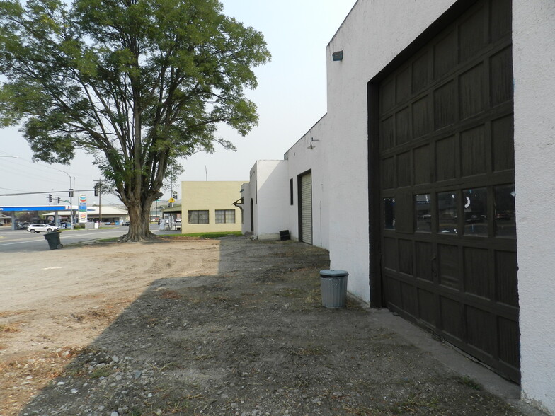 More Photos Of 104 Challis St, Salmon Warehouse For Sale