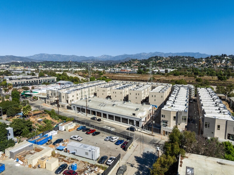 More Photos Of 1801 Blake Ave, Los Angeles Flex For Lease