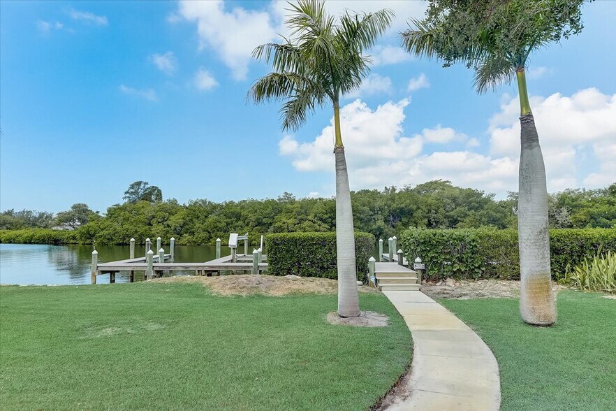 More Photos Of 2424 Bay Dr, Bradenton Land For Sale