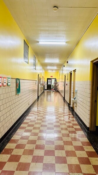 More Photos Of 1018 College Ave, Niagara Falls Schools For Sale