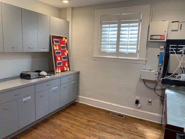 More Photos Of 1814 Euclid Ave, Charlotte Office For Lease