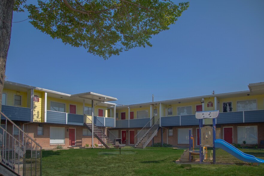 More Photos Of 8311 Winkler Rd, Houston Apartments For Sale