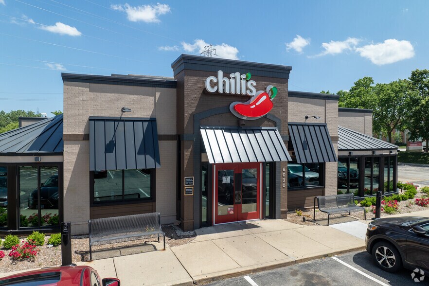 More Photos Of 6030 Grand Ave, Gurnee Restaurant For Sale