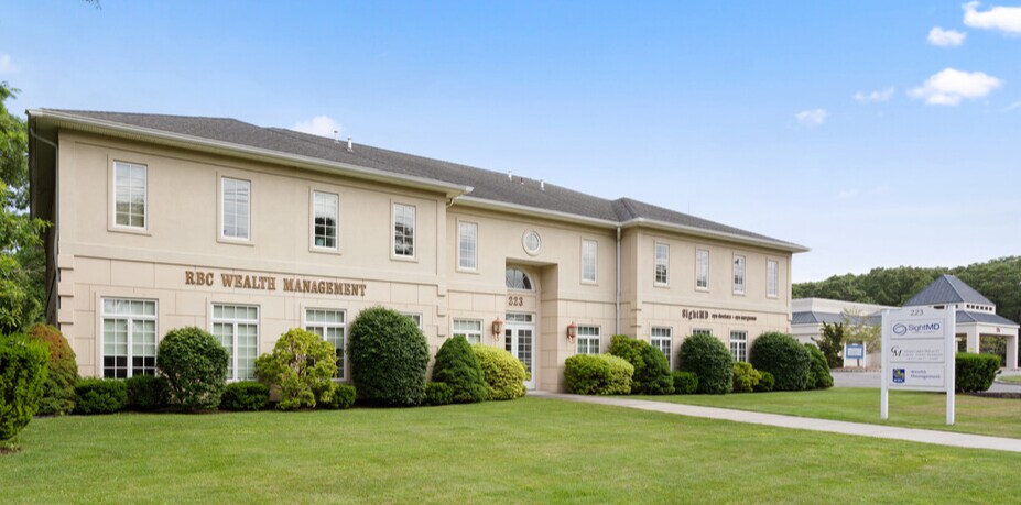 More Photos Of 223 W Montauk Hwy, Hampton Bays Medical For Lease