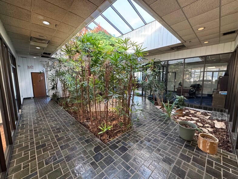 More Photos Of 2300 Michigan St, Hammond Warehouse For Lease