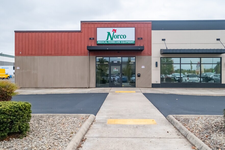 More Photos Of 1241 SE Clay St, Albany Storefront For Sale