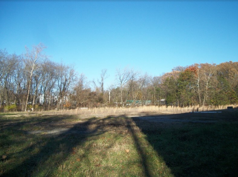 More Photos Of 8333 Zug Rd, Bowie Distribution For Sale