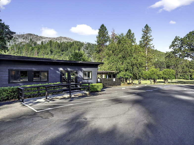 More Photos Of 16451 Golf rd, Cobb Golf Course Driving Range For Lease