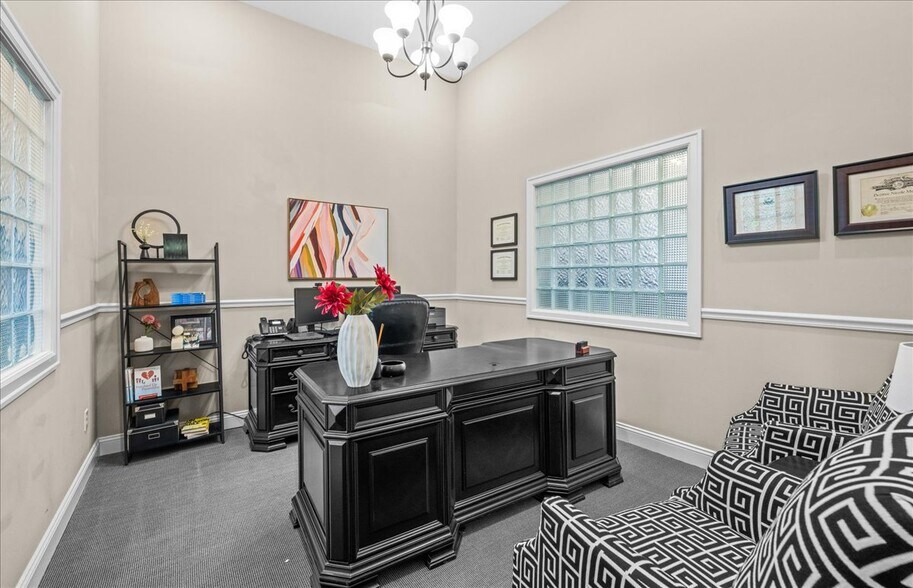 More Photos Of 1262 S 13th St, Omaha Storefront For Lease