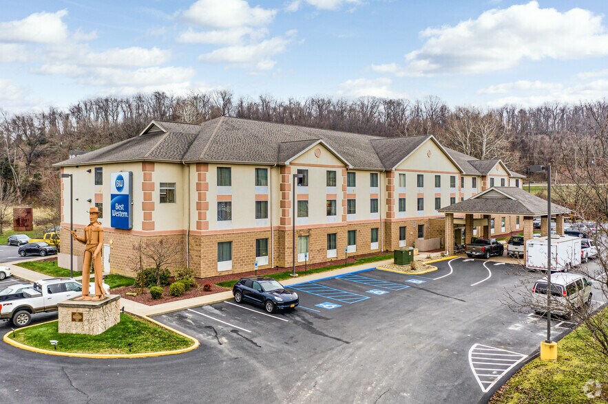 Primary Photo Of 101 Gosai Dr, Bentleyville Hotel For Sale