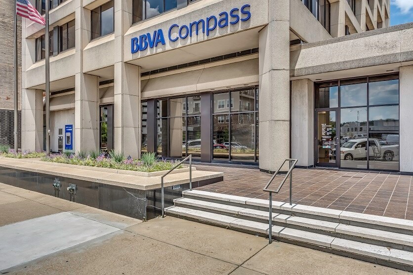 More Photos Of 60 Commerce St, Montgomery Office Residential For Lease