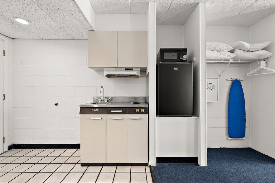 More Photos Of 7500 Coastal Hwy, Ocean City Hotel For Sale