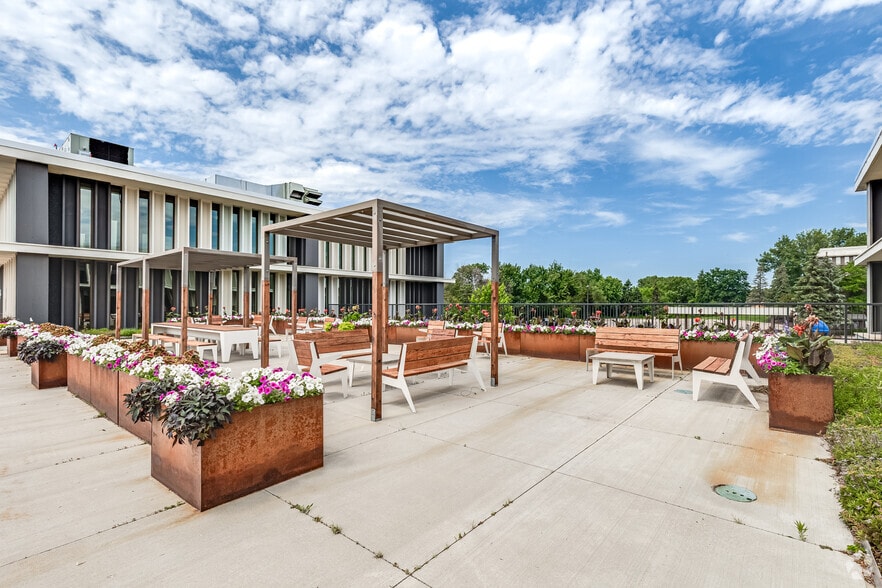 More Photos Of 4600 W 77th St, Edina Unknown For Lease