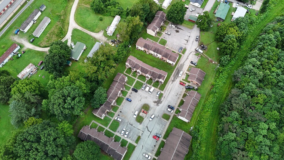 More Photos Of 77 Quail Holw, Inez Apartments For Sale