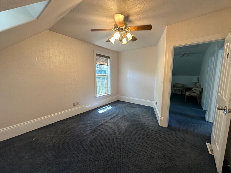 More Photos Of 550 W Musser St, Carson City Office For Lease