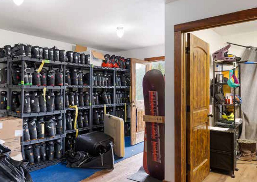 More Photos Of 11 Skywood rd, Big Sky General Retail For Sale