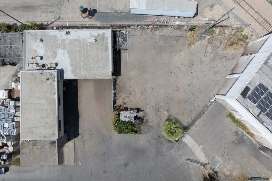 More Photos Of 1821 Sunkist Cir, Oxnard Manufacturing For Sale